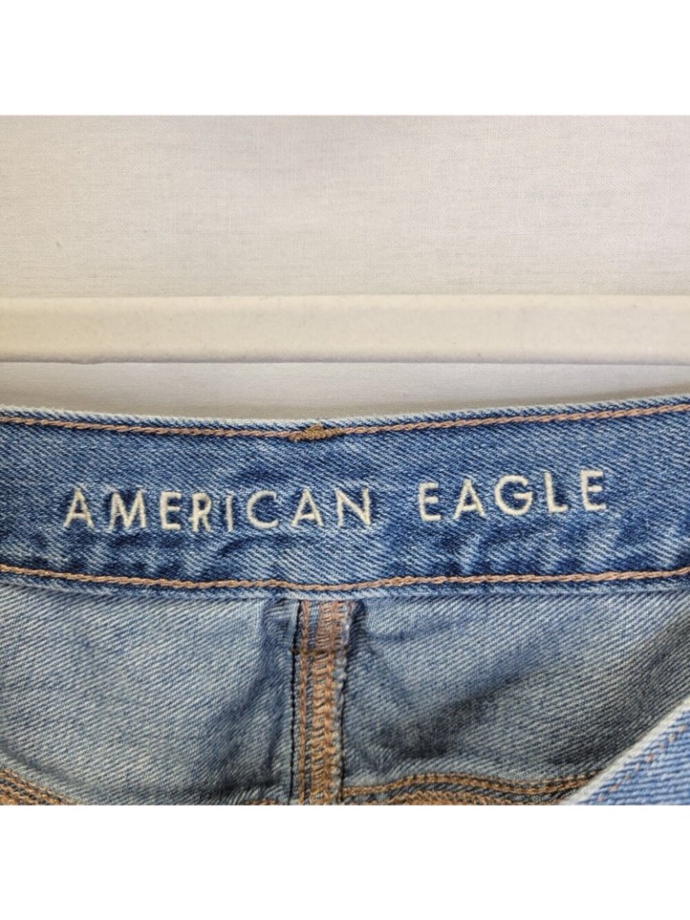 American Eagle Women's Size 6 Jean Shorts Highest Rise Mom Short Pleated - Picture 3 of 5